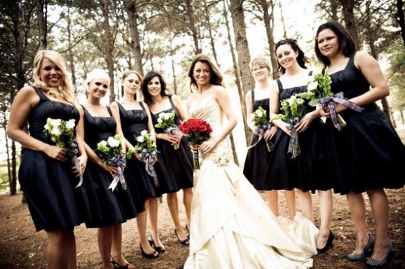 bridesmaids dress Bridesmaids wearing knee length black dresses