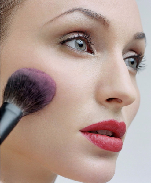 The following are a few tips for achieving the perfect makeup look on a 
